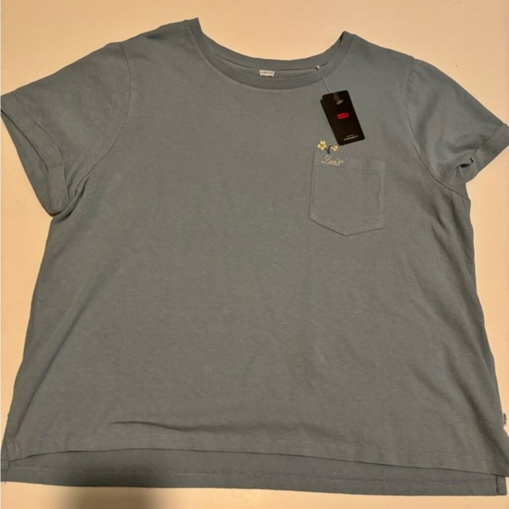 Levis cropped tee